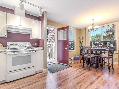 9749 Willow St, Chemainus, BC - Indoor Photo Showing Kitchen