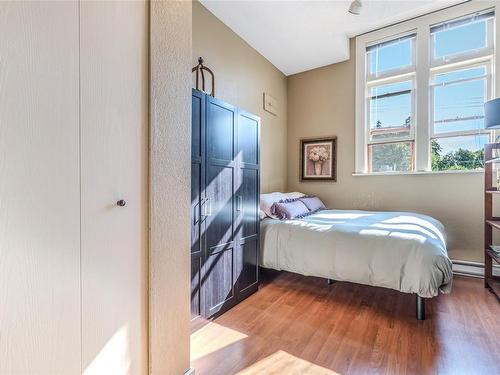 9749 Willow St, Chemainus, BC - Indoor Photo Showing Bedroom