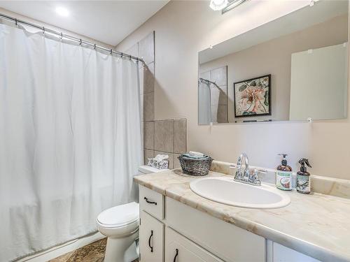 9749 Willow St, Chemainus, BC - Indoor Photo Showing Bathroom