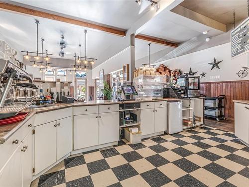 9749 Willow St, Chemainus, BC - Indoor Photo Showing Kitchen