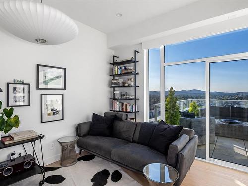 1602-60 Saghalie Rd, Victoria, BC - Indoor Photo Showing Living Room