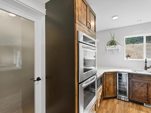 289 Orchard Lake Road, Kamloops, BC - Indoor Photo Showing Kitchen