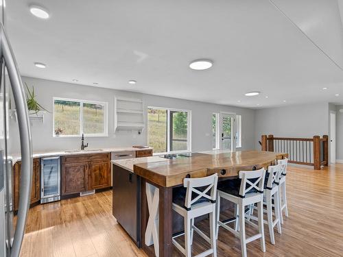 289 Orchard Lake Road, Kamloops, BC - Indoor Photo Showing Kitchen