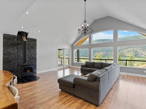 289 Orchard Lake Road, Kamloops, BC - Indoor Photo Showing Living Room With Fireplace