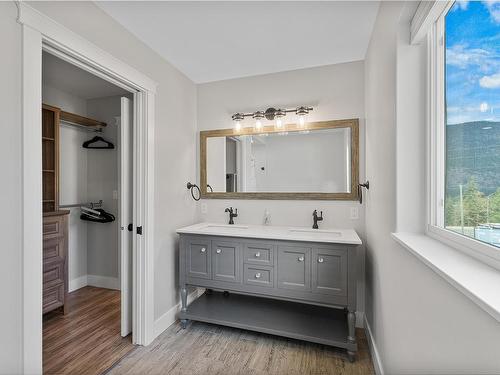 289 Orchard Lake Road, Kamloops, BC - Indoor Photo Showing Bathroom