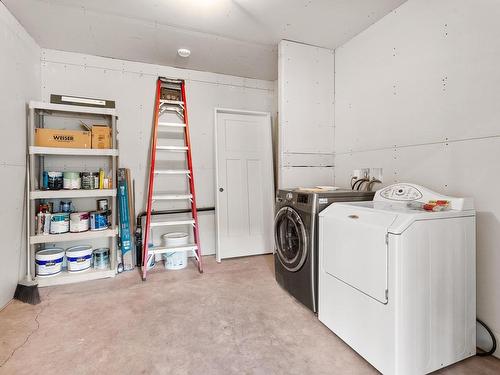 289 Orchard Lake Road, Kamloops, BC - Indoor Photo Showing Laundry Room