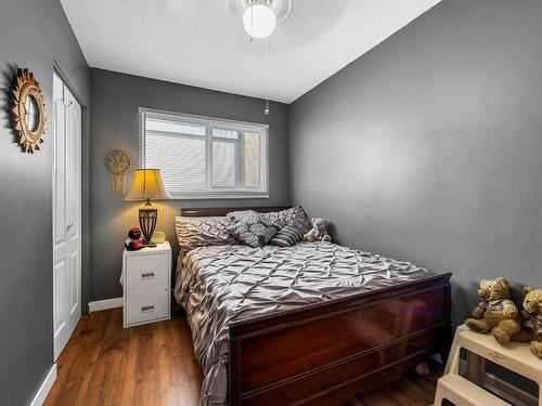 852 Renfrew Ave, Kamloops, BC - Indoor Photo Showing Bedroom