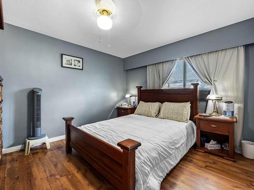 852 Renfrew Ave, Kamloops, BC - Indoor Photo Showing Bedroom