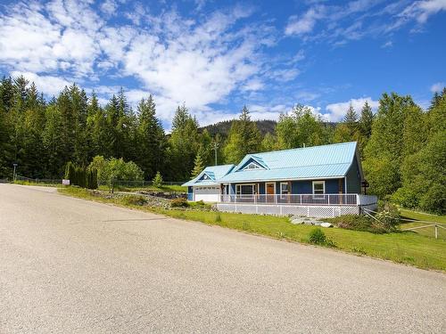 2104 Country Woods Road, South Shuswap, BC - Outdoor With Deck Patio Veranda