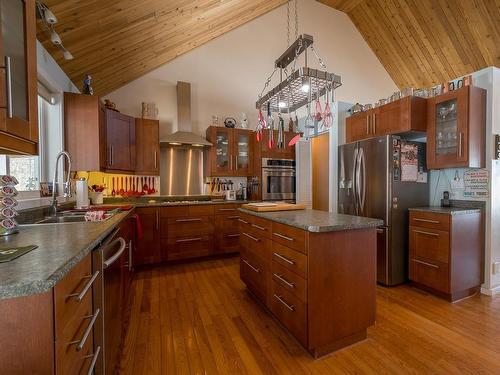 2104 Country Woods Road, South Shuswap, BC - Indoor Photo Showing Kitchen With Double Sink