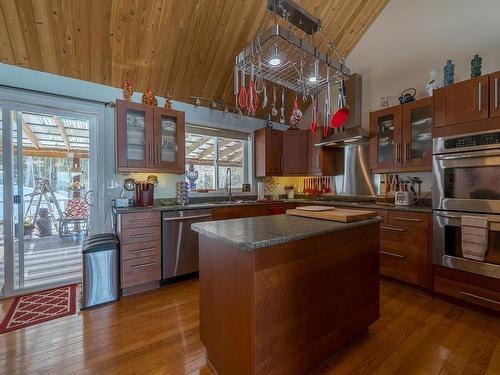 2104 Country Woods Road, South Shuswap, BC - Indoor Photo Showing Kitchen