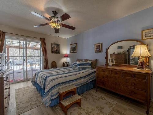 2104 Country Woods Road, South Shuswap, BC - Indoor Photo Showing Bedroom