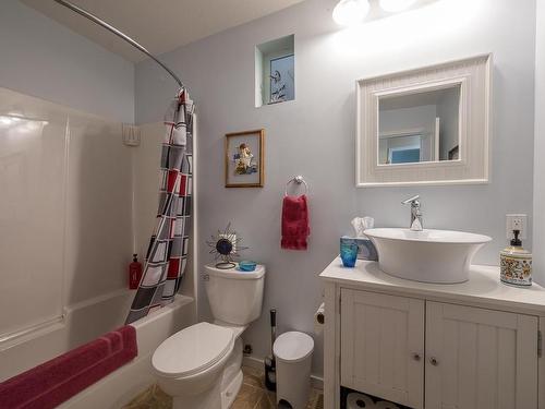 2104 Country Woods Road, South Shuswap, BC - Indoor Photo Showing Bathroom