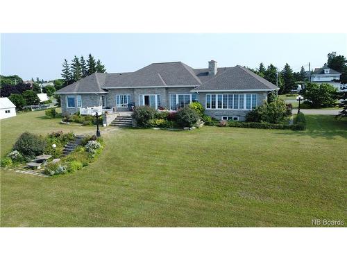 115 St-Pierre Est Blvd, Caraquet, NB 