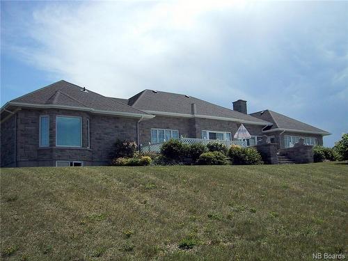 115 St-Pierre Est Blvd, Caraquet, NB 