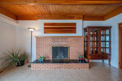 313 Linden Avenue, Kaleden, BC - Indoor With Fireplace