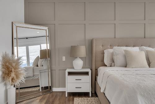 2751 Lakeview Road, West Kelowna, BC - Indoor Photo Showing Bedroom