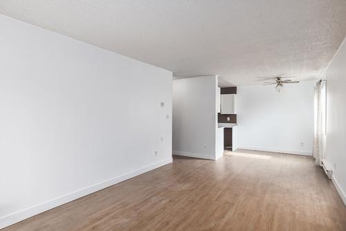 205-395 Franklyn Road, Kelowna, BC - Indoor Photo Showing Other Room