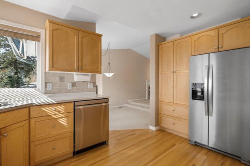 6267 Thompson Drive, Peachland, BC - Indoor Photo Showing Kitchen