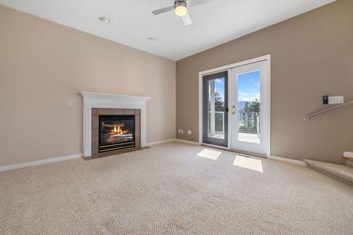 6267 Thompson Drive, Peachland, BC - Indoor With Fireplace