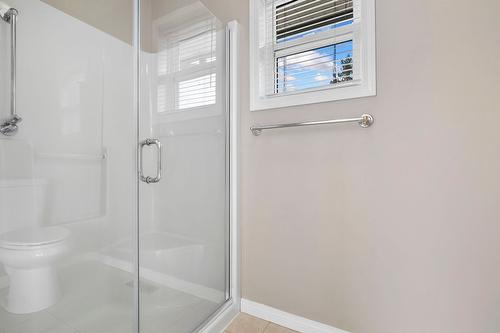 6267 Thompson Drive, Peachland, BC - Indoor Photo Showing Bathroom