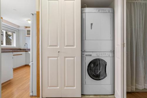 6267 Thompson Drive, Peachland, BC - Indoor Photo Showing Laundry Room