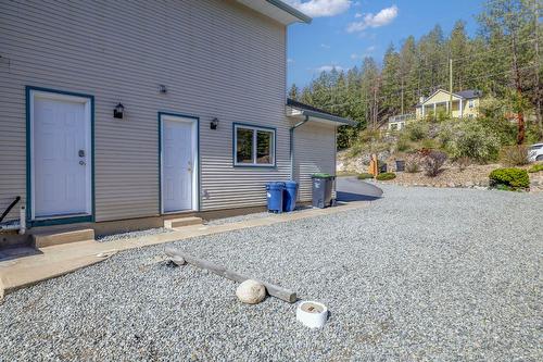 6267 Thompson Drive, Peachland, BC - Outdoor With Exterior