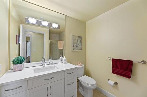 408-1947 Underhill Street, Kelowna, BC - Indoor Photo Showing Bathroom