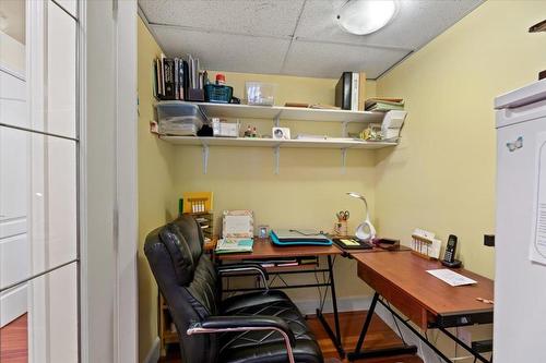 408-1947 Underhill Street, Kelowna, BC - Indoor Photo Showing Office