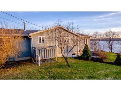 210 Hills Point Rd, Oak Bay, NB 