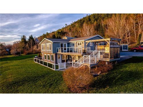 210 Hills Point Rd, Oak Bay, NB 