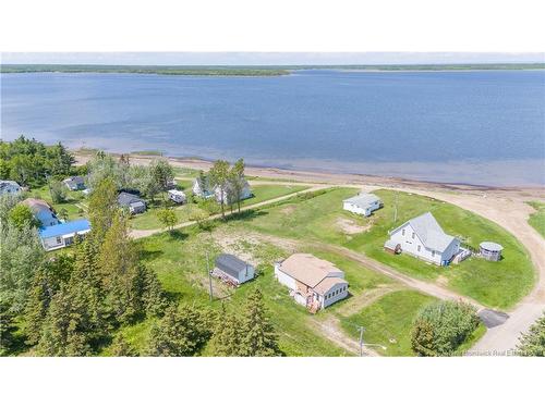 18 Pinet St, Caraquet, NB 