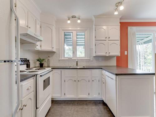 Kitchen - 935 Rue Gadbois, Beloeil, QC - Indoor Photo Showing Kitchen