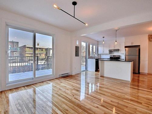 Living room - 7615  - 7617 Rue Boyer, Montréal (Villeray/Saint-Michel/Parc-Extension), QC - Indoor Photo Showing Kitchen