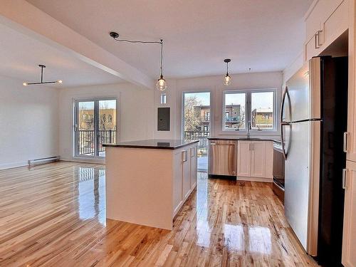 Kitchen - 7615  - 7617 Rue Boyer, Montréal (Villeray/Saint-Michel/Parc-Extension), QC - Indoor Photo Showing Other Room