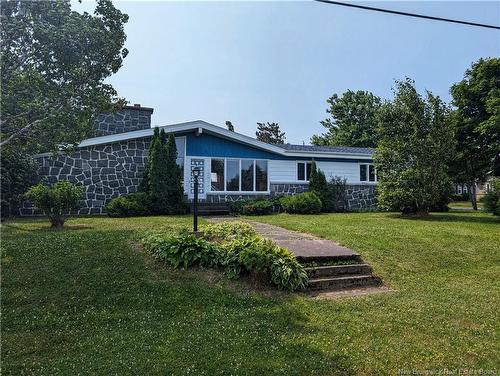 168 Grande Allee, Caraquet, NB 