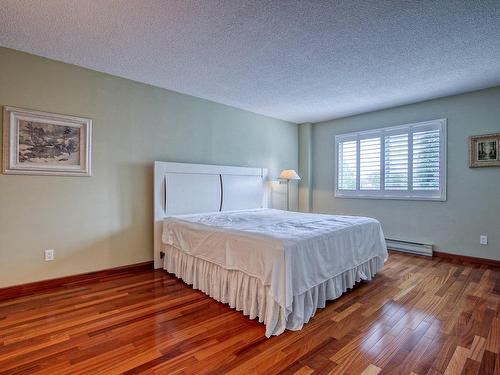 Chambre Ã  coucher principale - 303-269 Boul. Simard, Saint-Lambert, QC - Indoor Photo Showing Bedroom