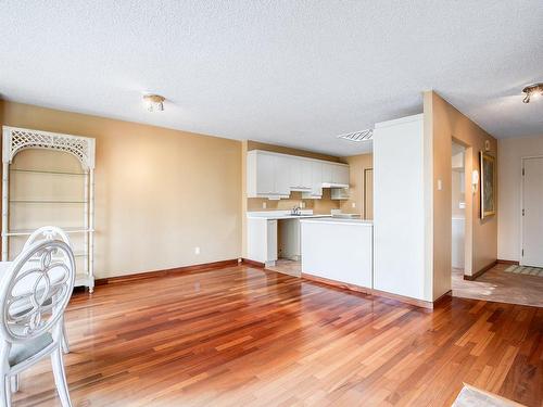 Salle Ã  manger - 303-269 Boul. Simard, Saint-Lambert, QC - Indoor Photo Showing Kitchen