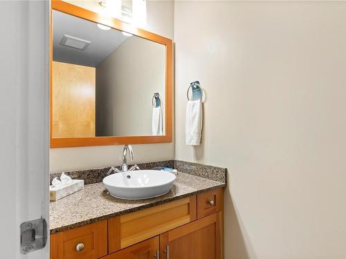 903C-181 Beachside Dr, Parksville, BC - Indoor Photo Showing Bathroom