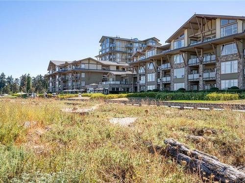 903C-181 Beachside Dr, Parksville, BC - Outdoor With Facade