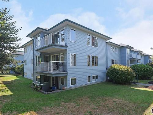 301C-698 Aspen Rd, Comox, BC - Outdoor