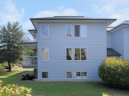 301C-698 Aspen Rd, Comox, BC - Outdoor