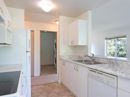 301C-698 Aspen Rd, Comox, BC - Indoor Photo Showing Kitchen With Double Sink