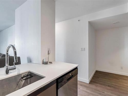 509-845 Johnson St, Victoria, BC - Indoor Photo Showing Kitchen