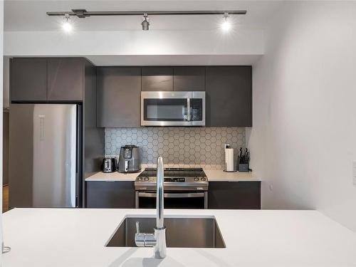 509-845 Johnson St, Victoria, BC - Indoor Photo Showing Kitchen With Stainless Steel Kitchen With Double Sink With Upgraded Kitchen