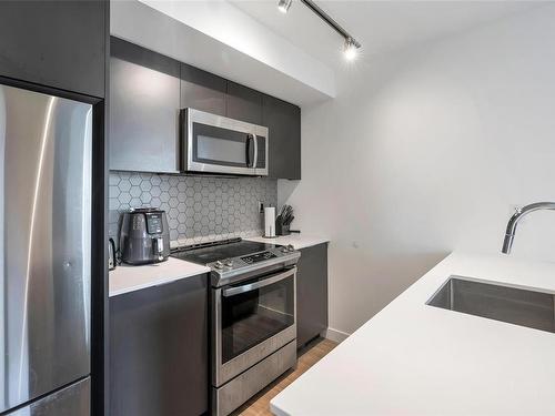 509-845 Johnson St, Victoria, BC - Indoor Photo Showing Kitchen With Stainless Steel Kitchen With Upgraded Kitchen