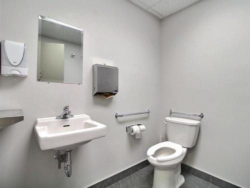 Powder room - 1725 3E Avenue, Val-D'Or, QC - Indoor Photo Showing Bathroom