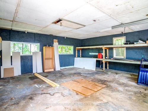 5 John St, Halton Hills, ON - Indoor Photo Showing Garage