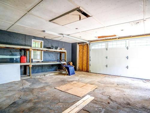 5 John St, Halton Hills, ON - Indoor Photo Showing Garage