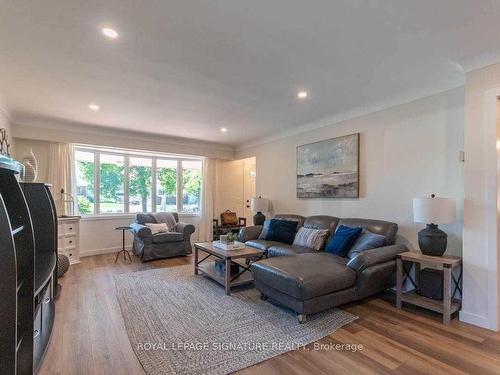 Main-55 Burness Dr, St. Catharines, ON - Indoor Photo Showing Living Room